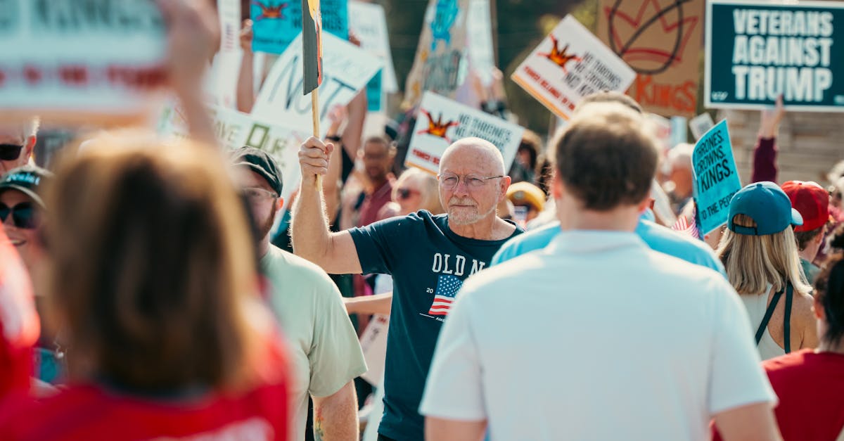 Trump's Tightrope: Iran Tensions & Heroic Rescue