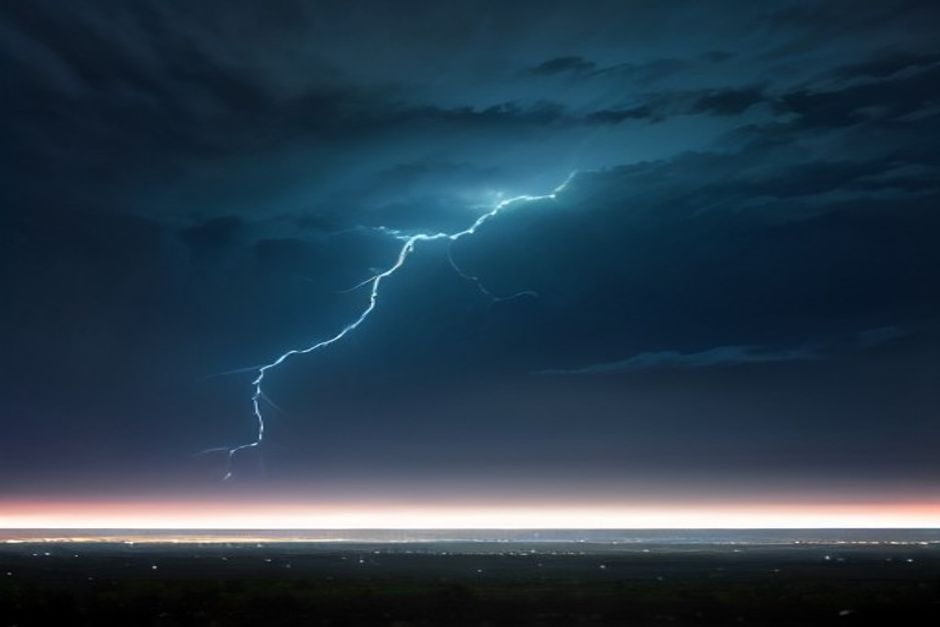 US, Storms, Court Drama & Heroic Teen: Top News Tonight