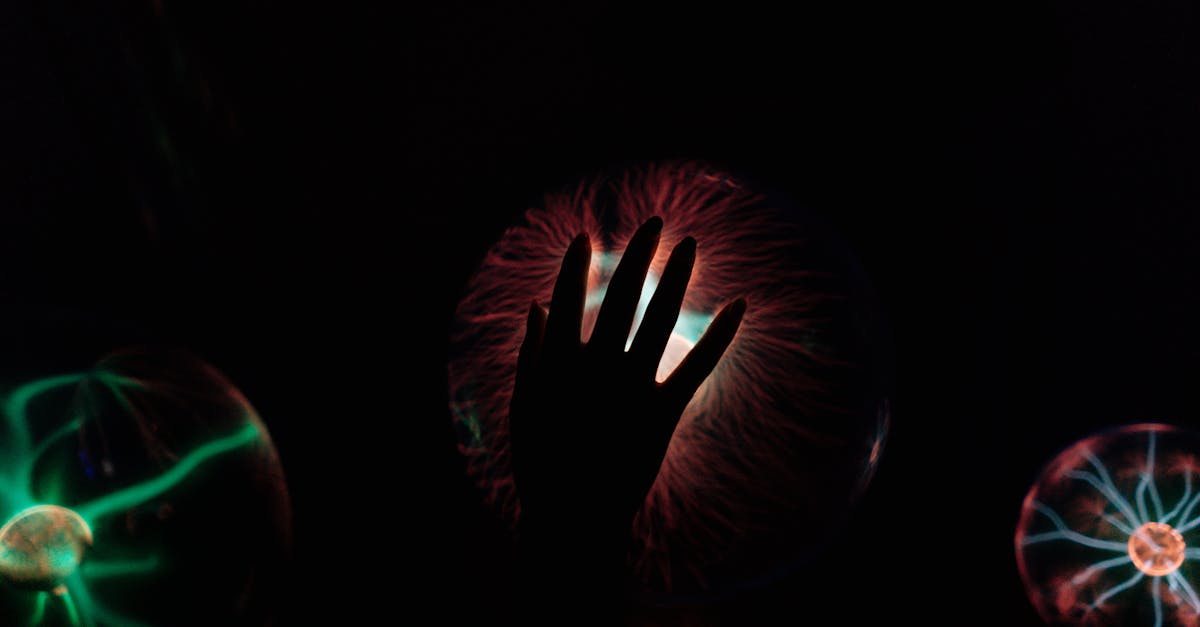 Light-Powered Crystals Reshape Future Tech