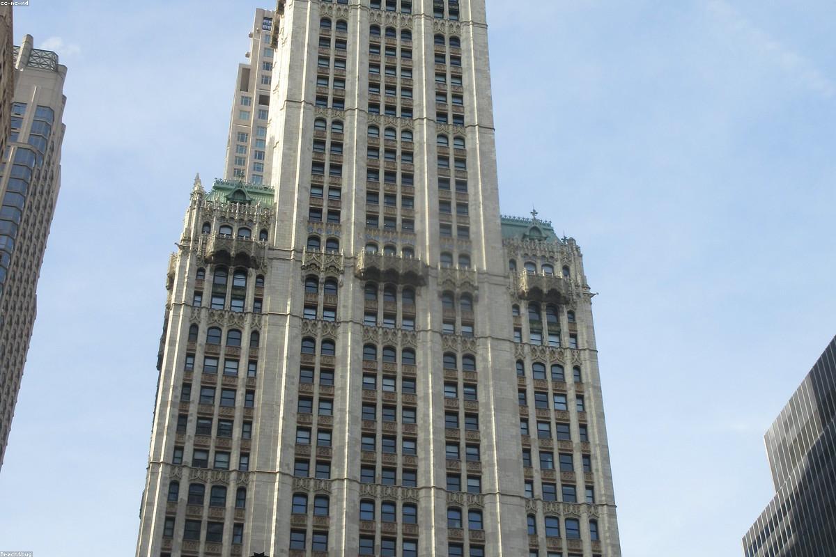 US VP Lands in Pakistan for Crucial Iran Talks